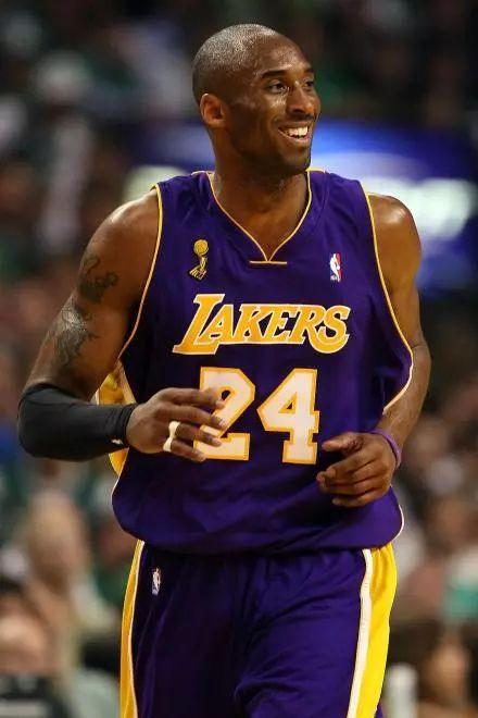 世体：巴萨仍考虑签格里马尔多；坎塞洛、穆尼奥斯也愿意加盟（世体：巴萨仍有意引进格里马尔多；坎塞洛、穆尼奥斯亦愿加盟）