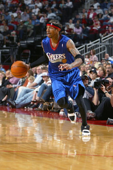 攻入里昂队史欧战第500球，托利索上演职业生涯首次帽子戏法（托利索打进里昂欧战队史第500球，职业生涯首次戴帽）