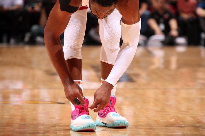 中超球队阵容分析：武汉三镇阵容变化,（中超阵容观察：武汉三镇人员变动解析）