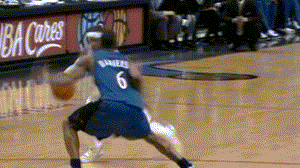 西甲半场：瓦莱拉劲射破门，埃尔切暂1-0赫罗纳（西甲半场：瓦莱拉重炮建功，埃尔切暂以1-0领先赫罗纳）