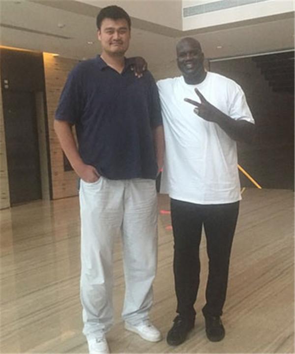 篮球篮网主力球员恢复训练，状态回升（篮网核心重返训练场，竞技状态逐步回暖）